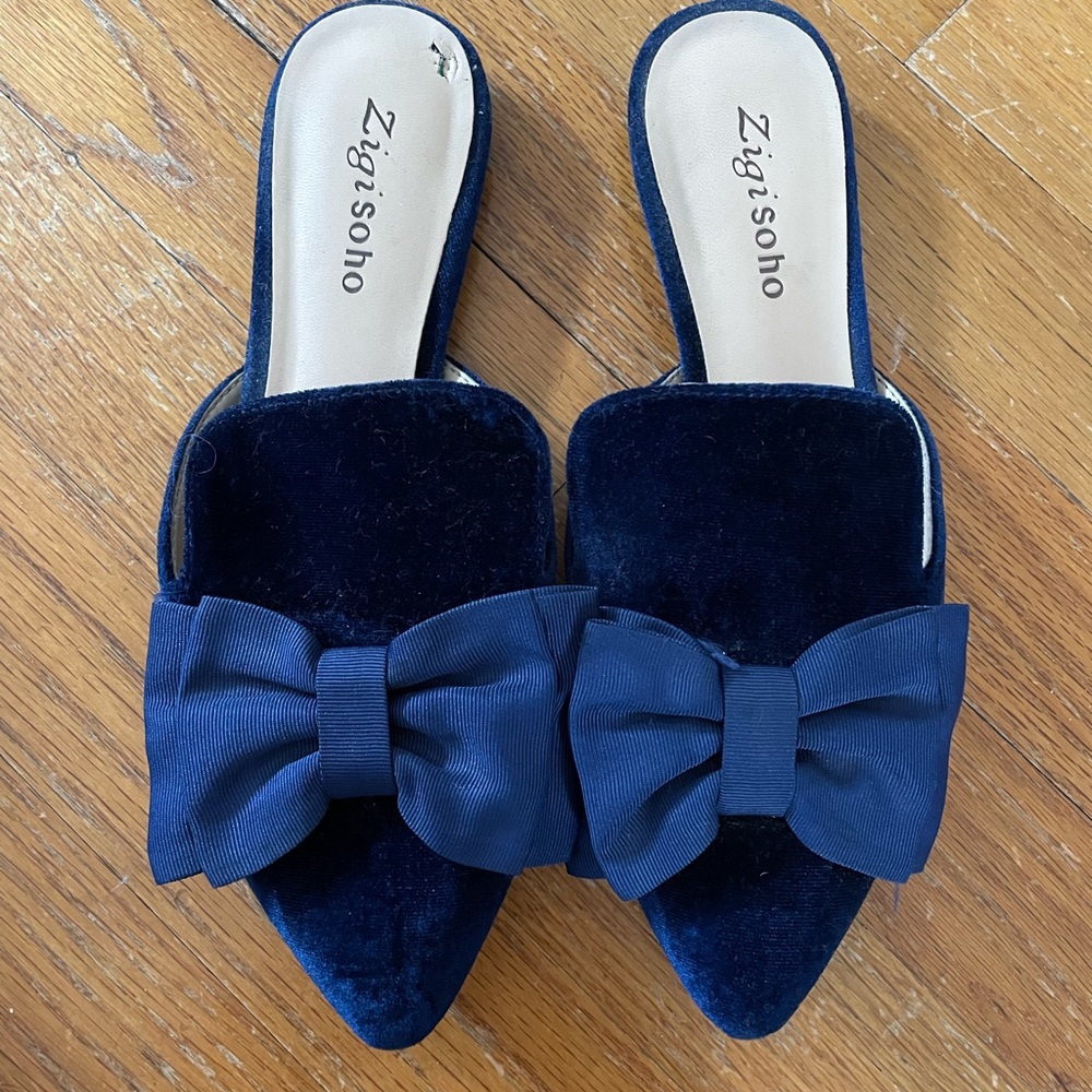 Blue velvet bow slides mules